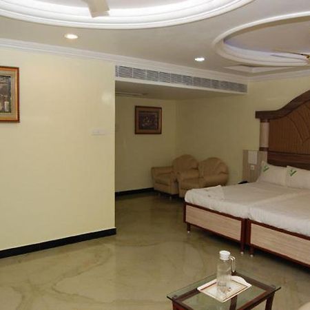 Shri Perumal Inn Puducherry Buitenkant foto