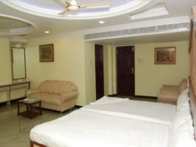 Shri Perumal Inn Puducherry Buitenkant foto